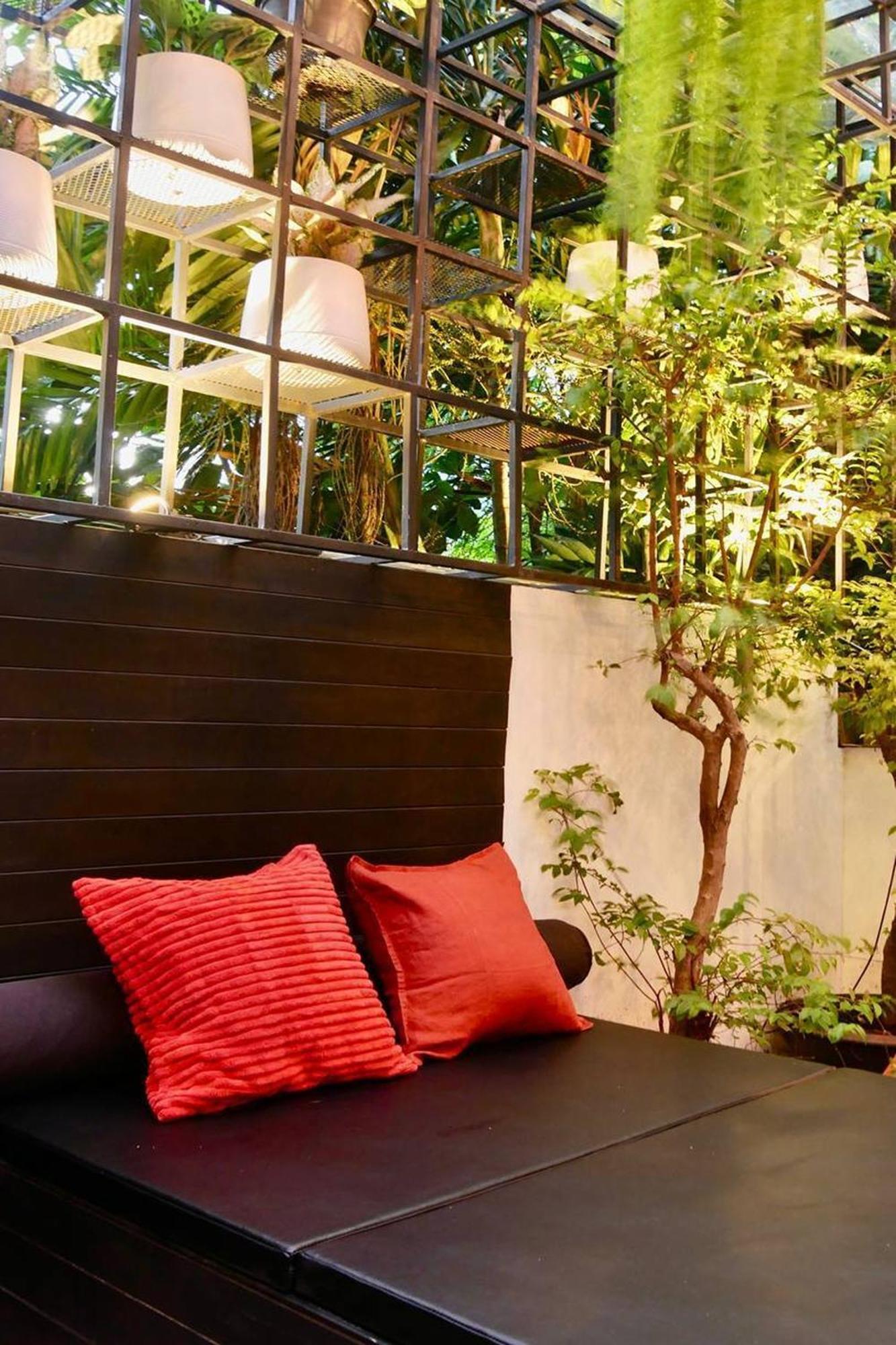 Blu Cabin Ari Stylish Gay Poshtel Бангкок Экстерьер фото