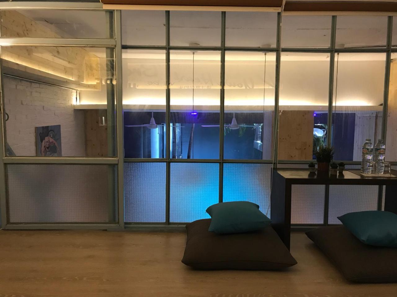 Blu Cabin Ari Stylish Gay Poshtel Бангкок Экстерьер фото